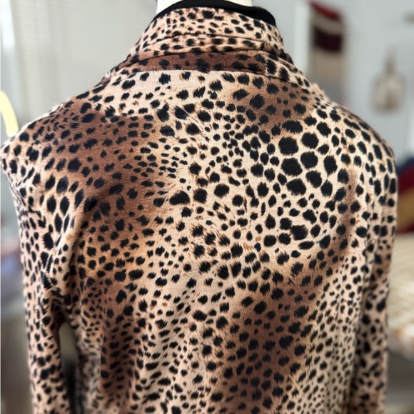 Isabella Rodriguez Leopard Print Soft Robe - Picture 8 of 9
